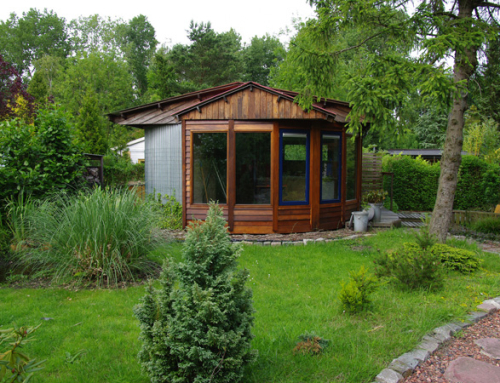 Volkstuinhuis van hout