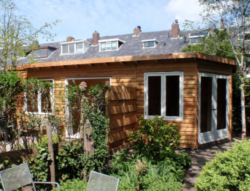 Twee gekoppelde tuinhuizen